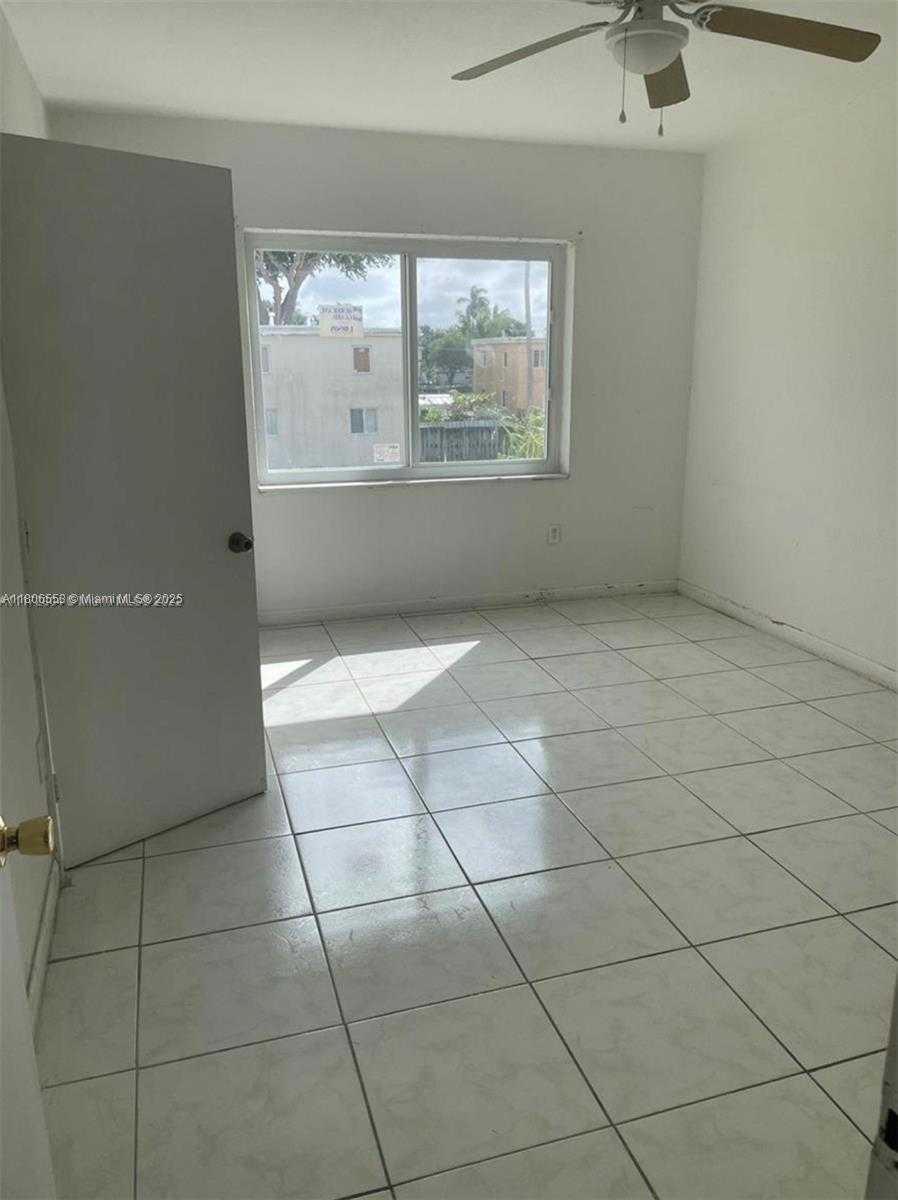 Small Image of 231 NORTH WEST 84TH TER #231, Miami Number 3