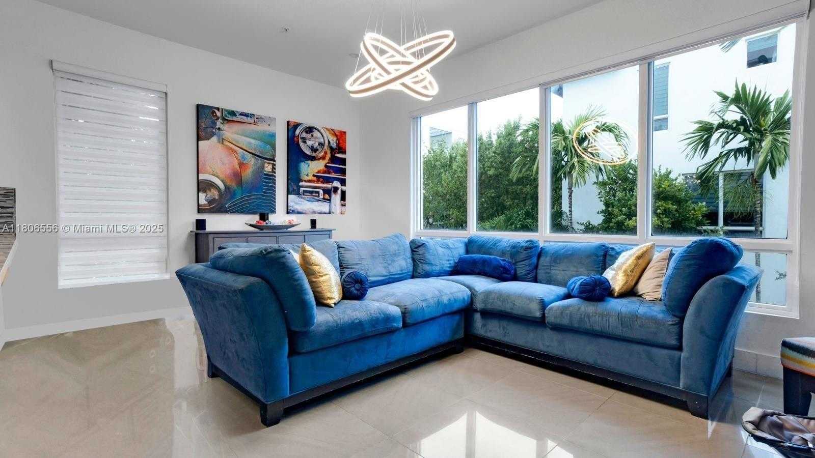 Small Image of 10545 NORTH WEST 66TH ST #10545, Doral Number 12