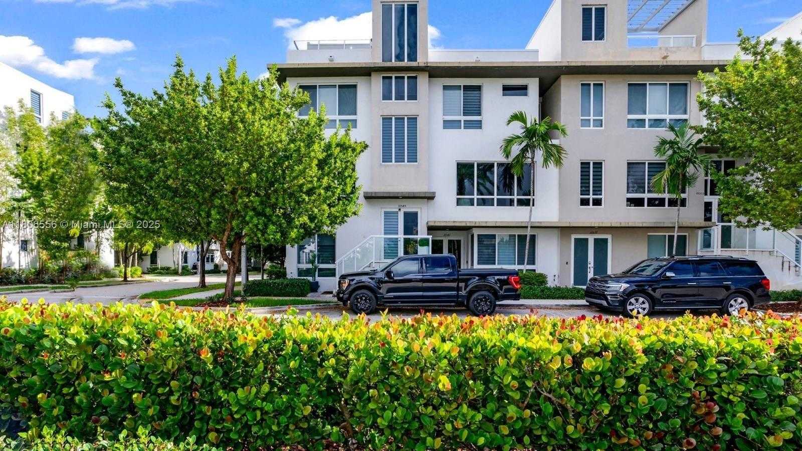 Small Image of 10545 NORTH WEST 66TH ST #10545, Doral Number 2