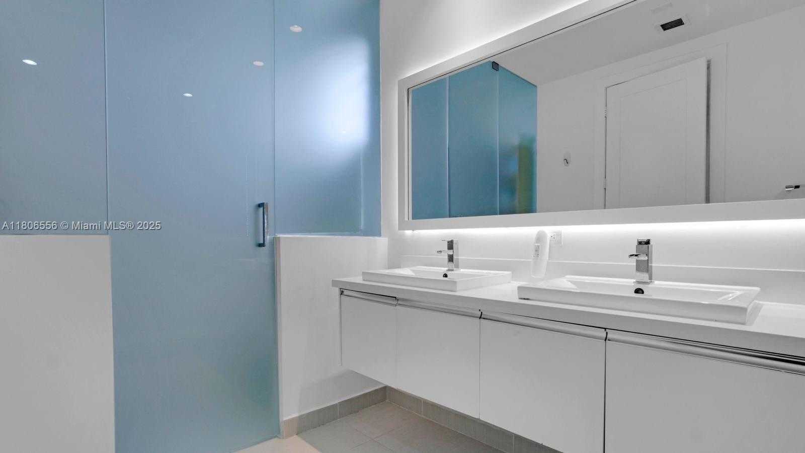 Small Image of 10545 NORTH WEST 66TH ST #10545, Doral Number 3