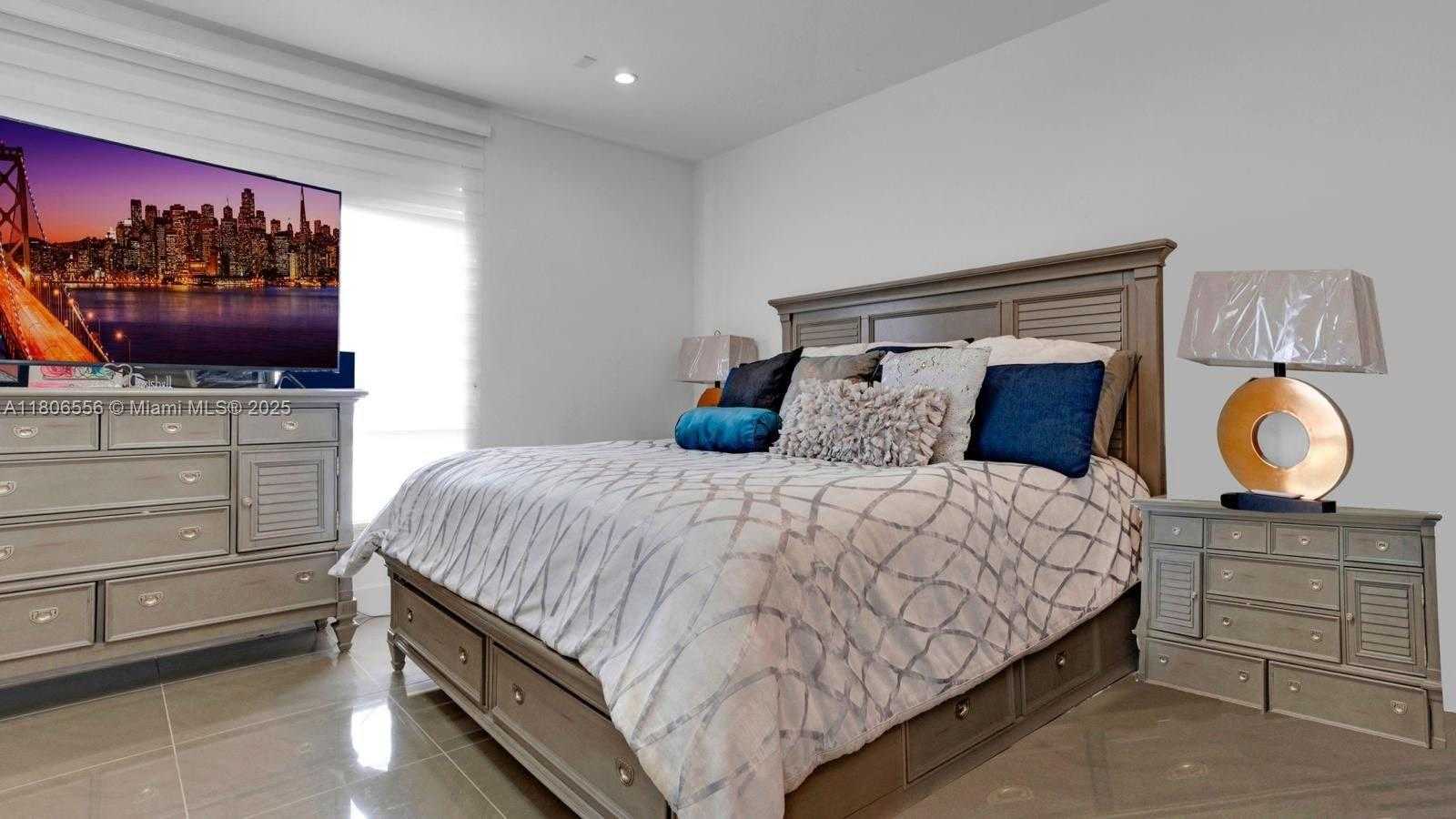 Small Image of 10545 NORTH WEST 66TH ST #10545, Doral Number 6