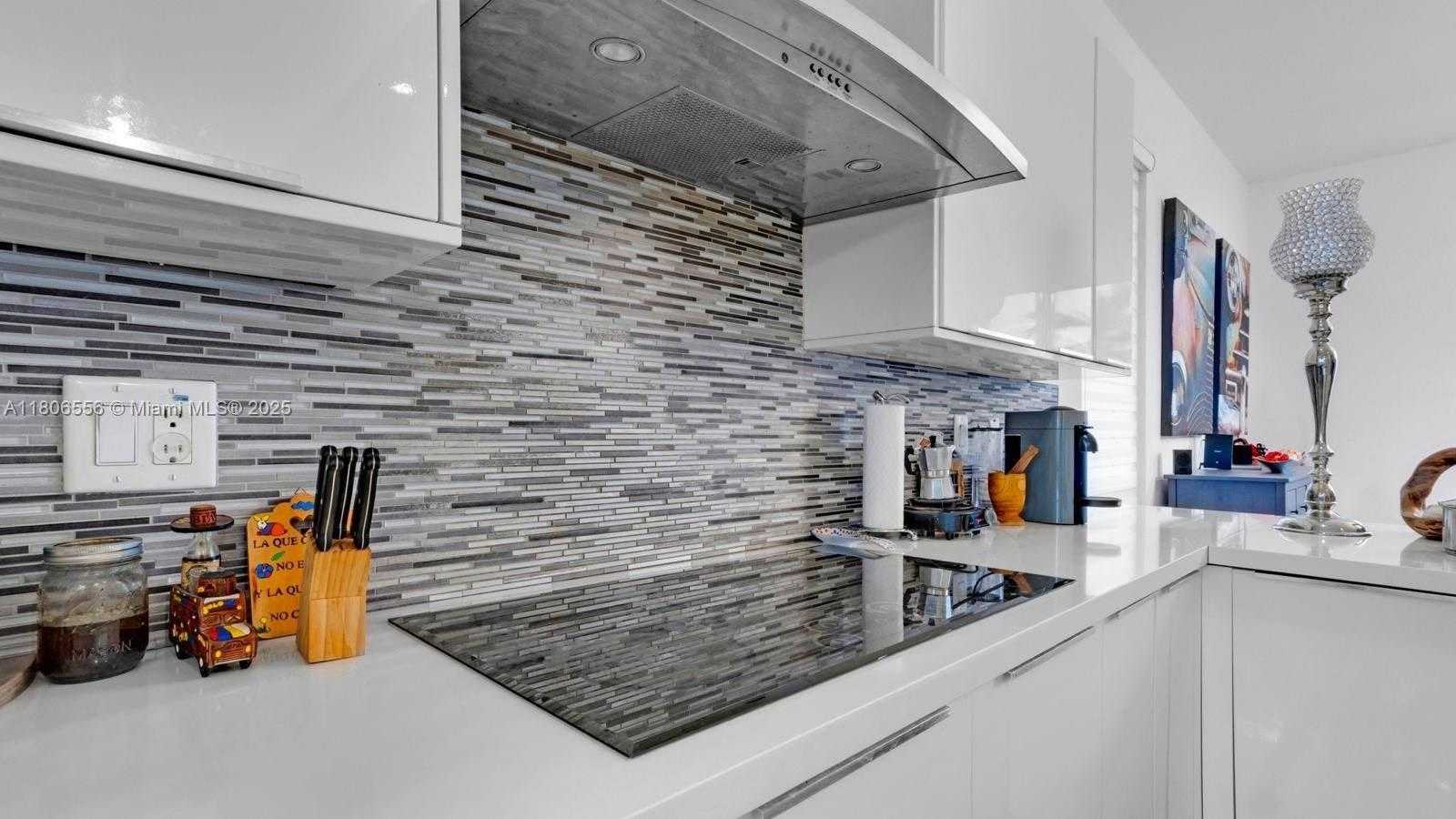 Small Image of 10545 NORTH WEST 66TH ST #10545, Doral Number 8