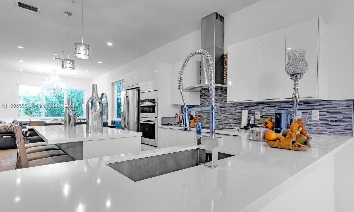 Small Image of 10545 NORTH WEST 66TH ST #10545, Doral Number 9
