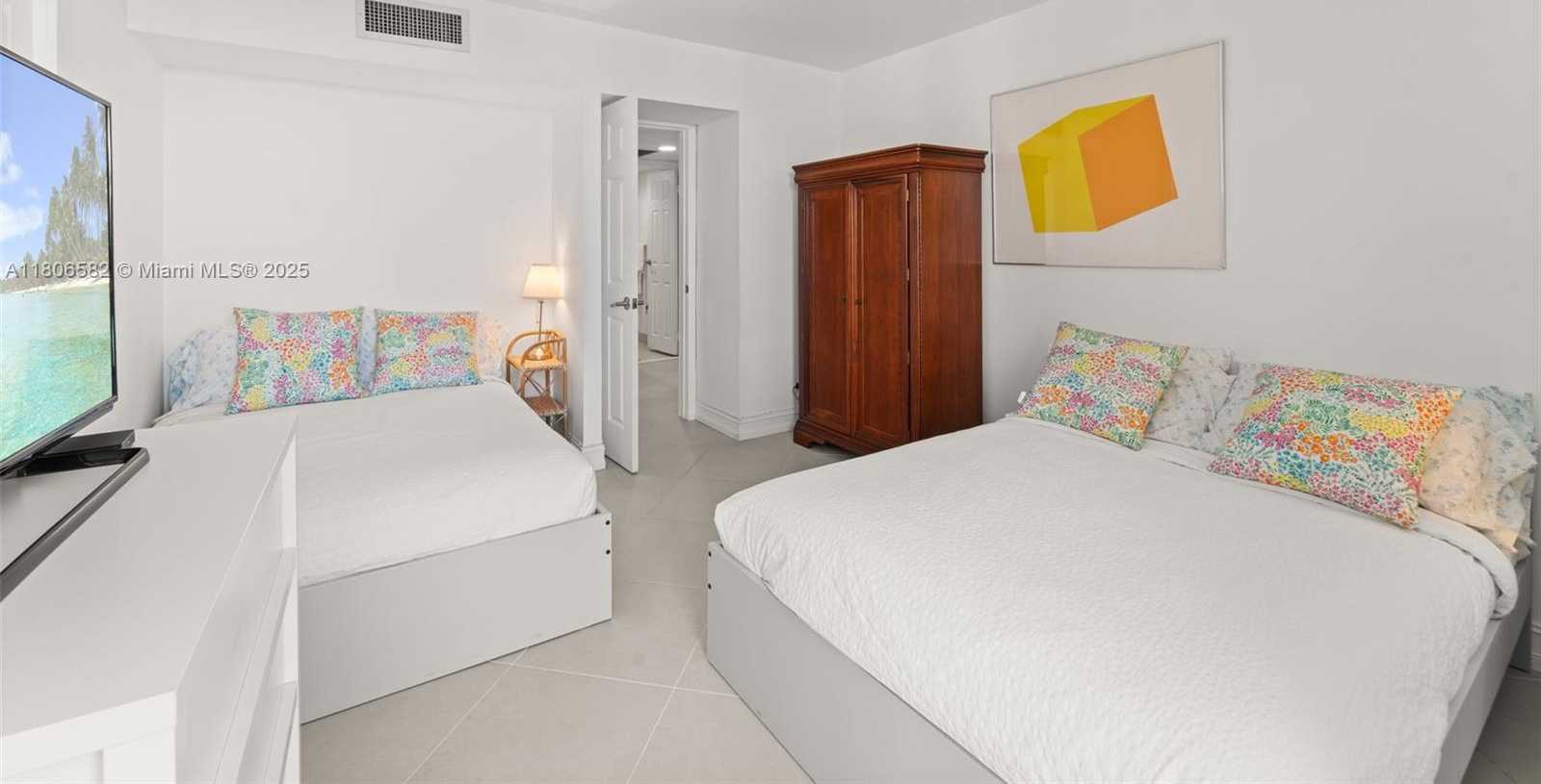 Small Image of 100 BAYVIEW DR #1219, Sunny Isles Beach Number 10