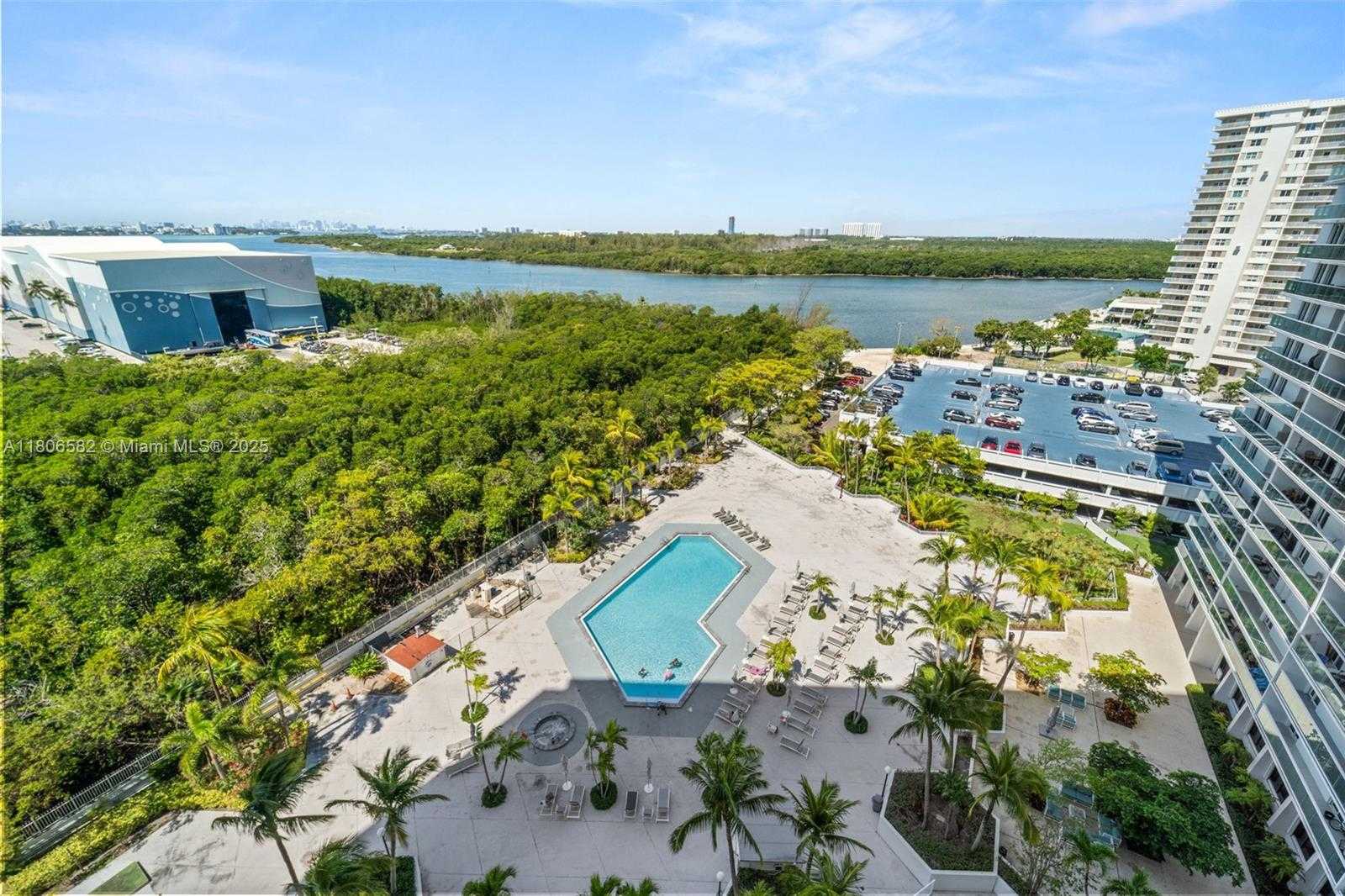 Small Image of 100 BAYVIEW DR #1219, Sunny Isles Beach Number 11