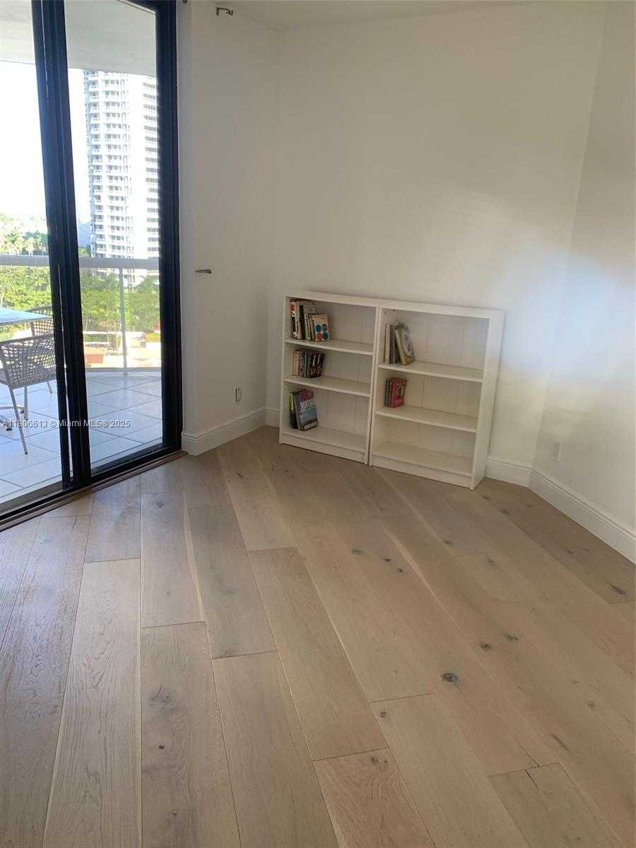 Small Image of 3610 YACHT CLUB DR #1204, Aventura Number 10