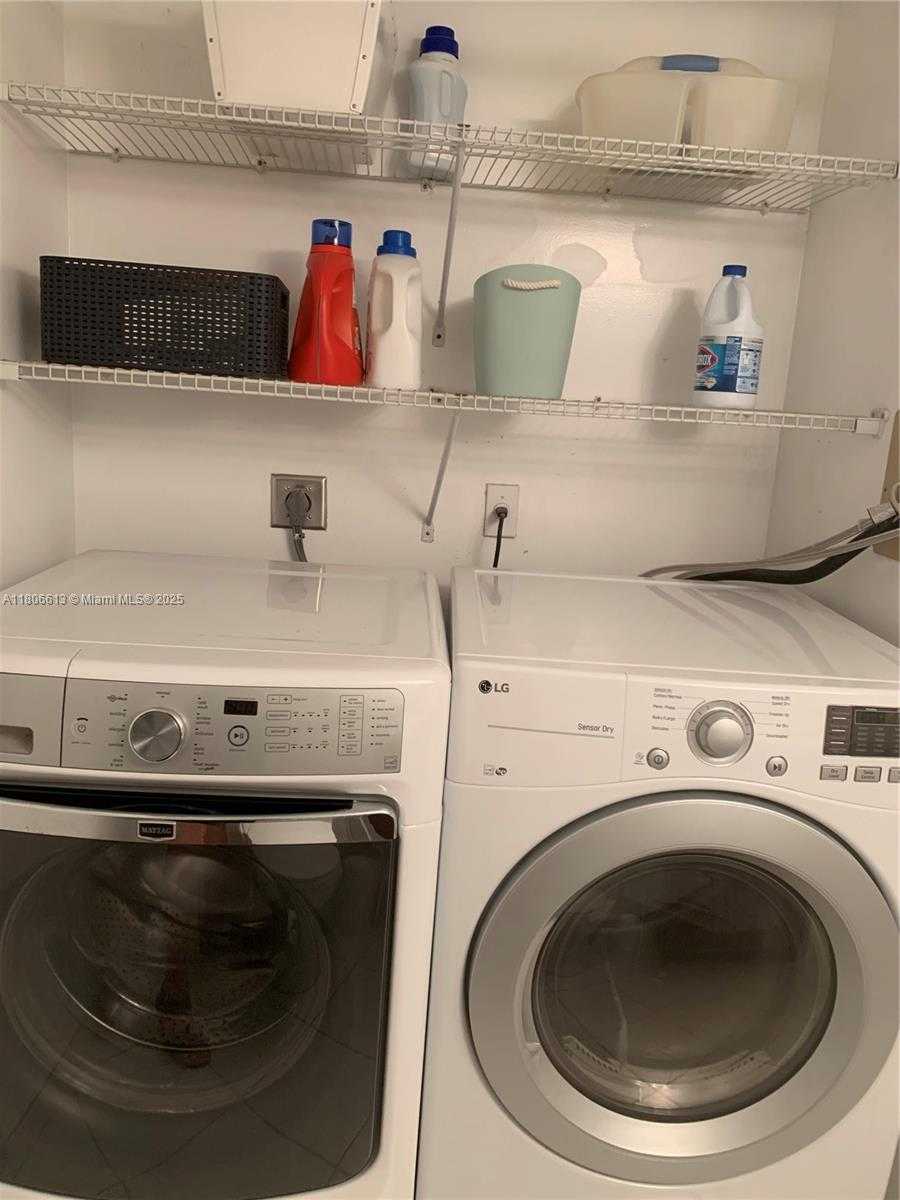 Small Image of 3610 YACHT CLUB DR #1204, Aventura Number 14