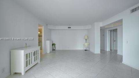 Small Image of 3610 YACHT CLUB DR #1204, Aventura Number 8