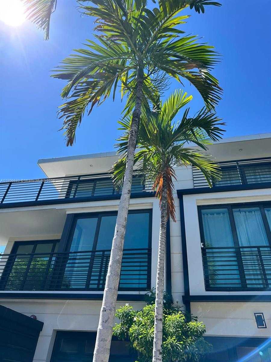 Small Image of 722 NORTH EAST 15TH AVE #2, Fort Lauderdale Number 2