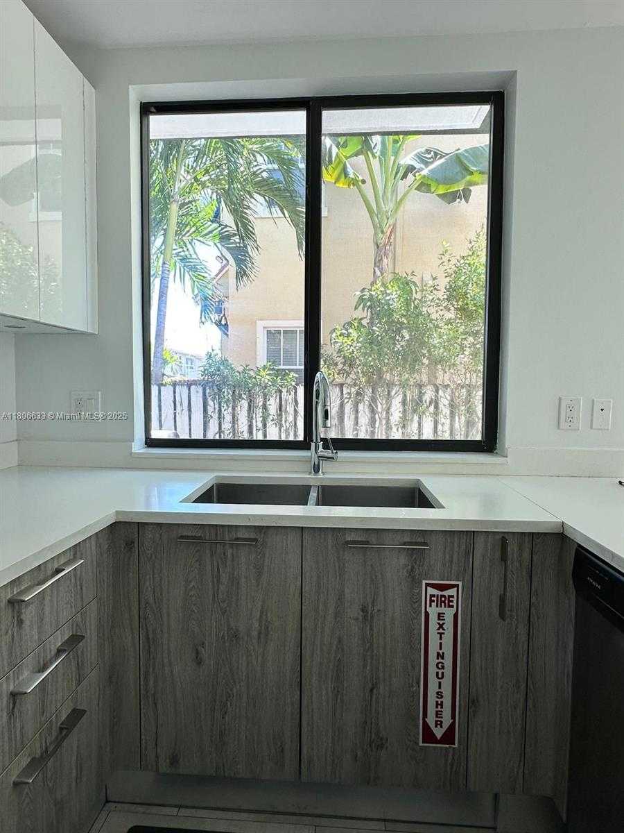 Small Image of 722 NORTH EAST 15TH AVE #2, Fort Lauderdale Number 29
