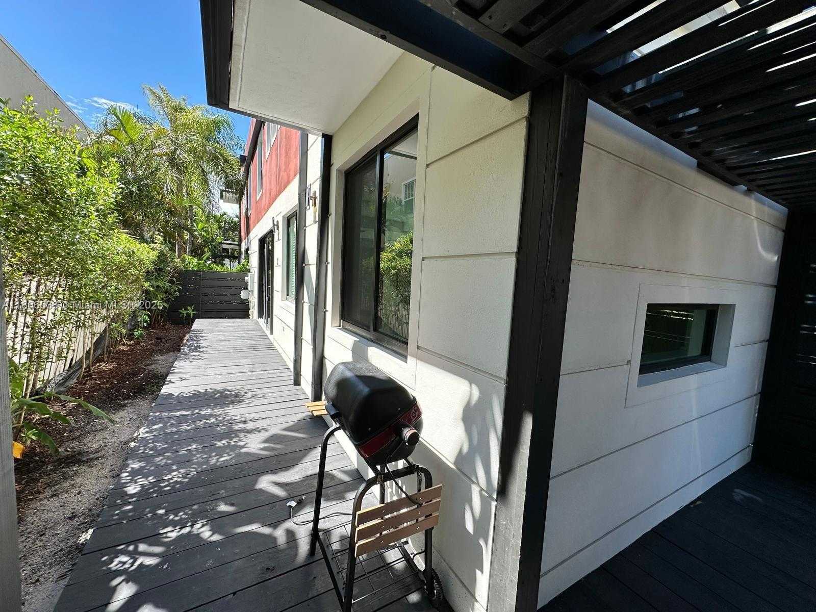 Small Image of 722 NORTH EAST 15TH AVE #2, Fort Lauderdale Number 3