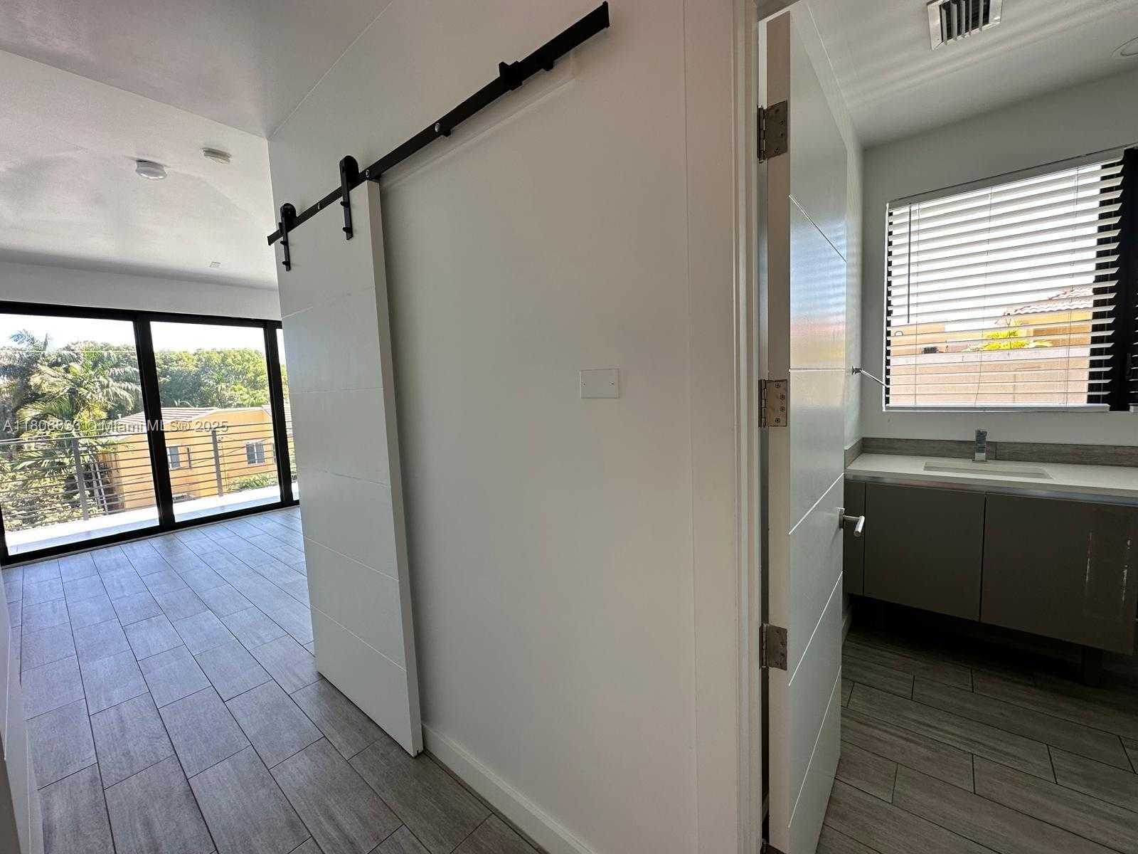 Small Image of 722 NORTH EAST 15TH AVE #2, Fort Lauderdale Number 4