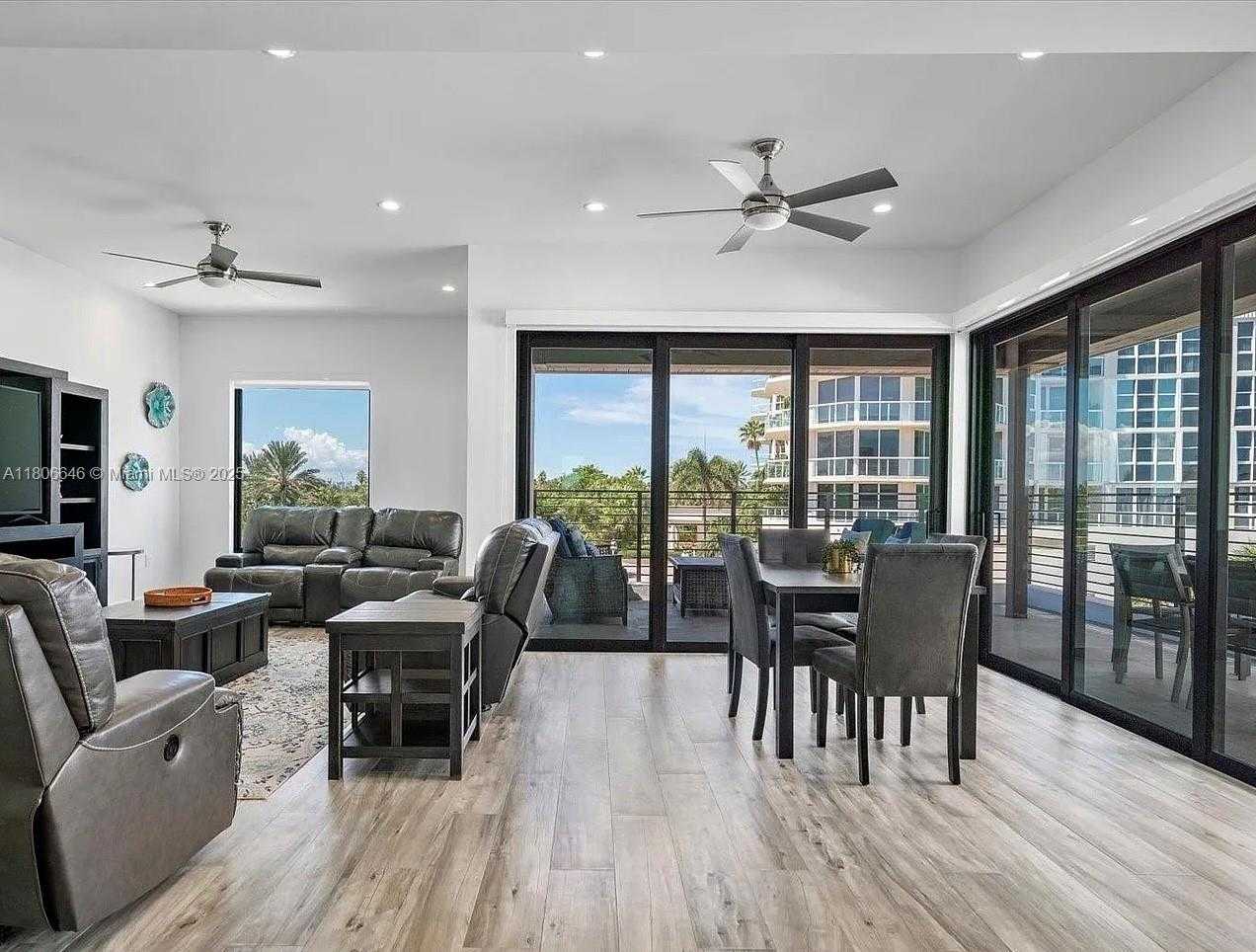 Small Image of 332 BALBOA ST, Hollywood Number 12