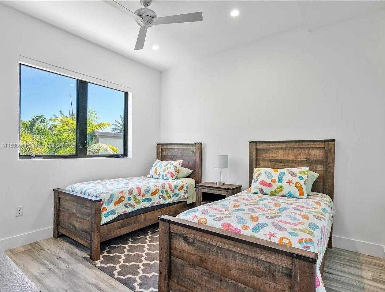 Small Image of 332 BALBOA ST, Hollywood Number 32