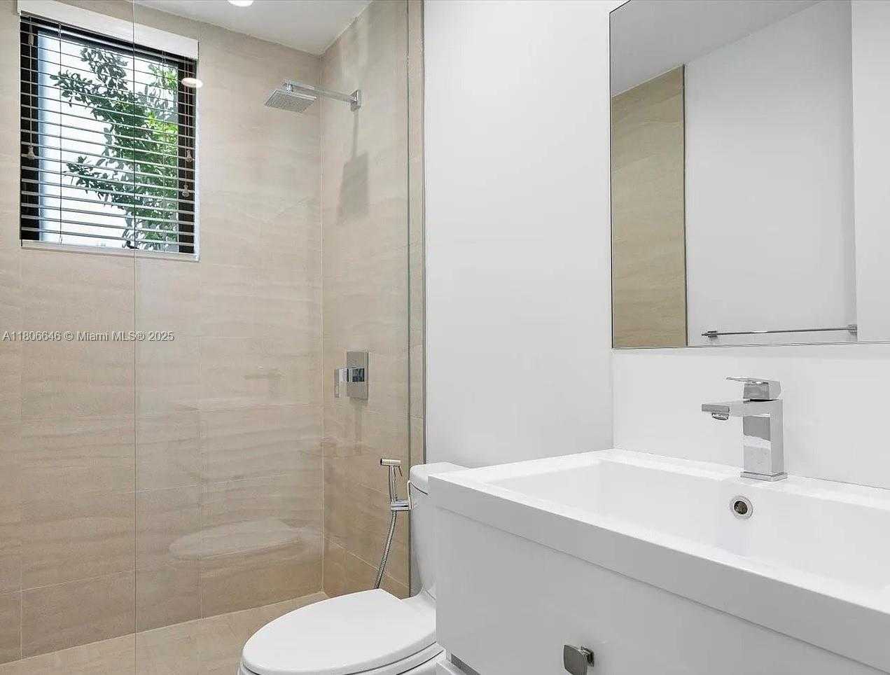 Small Image of 332 BALBOA ST, Hollywood Number 34