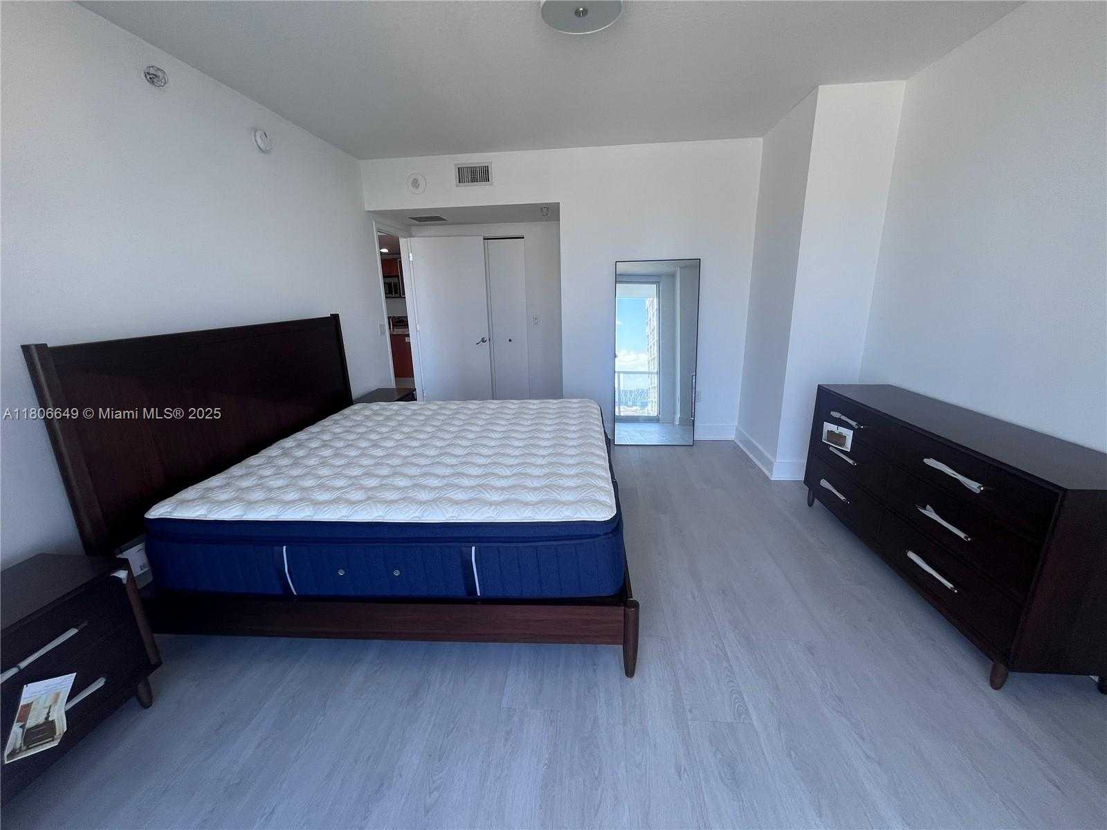 Small Image of 185 SOUTH WEST 7TH ST #1501, Miami Number 5