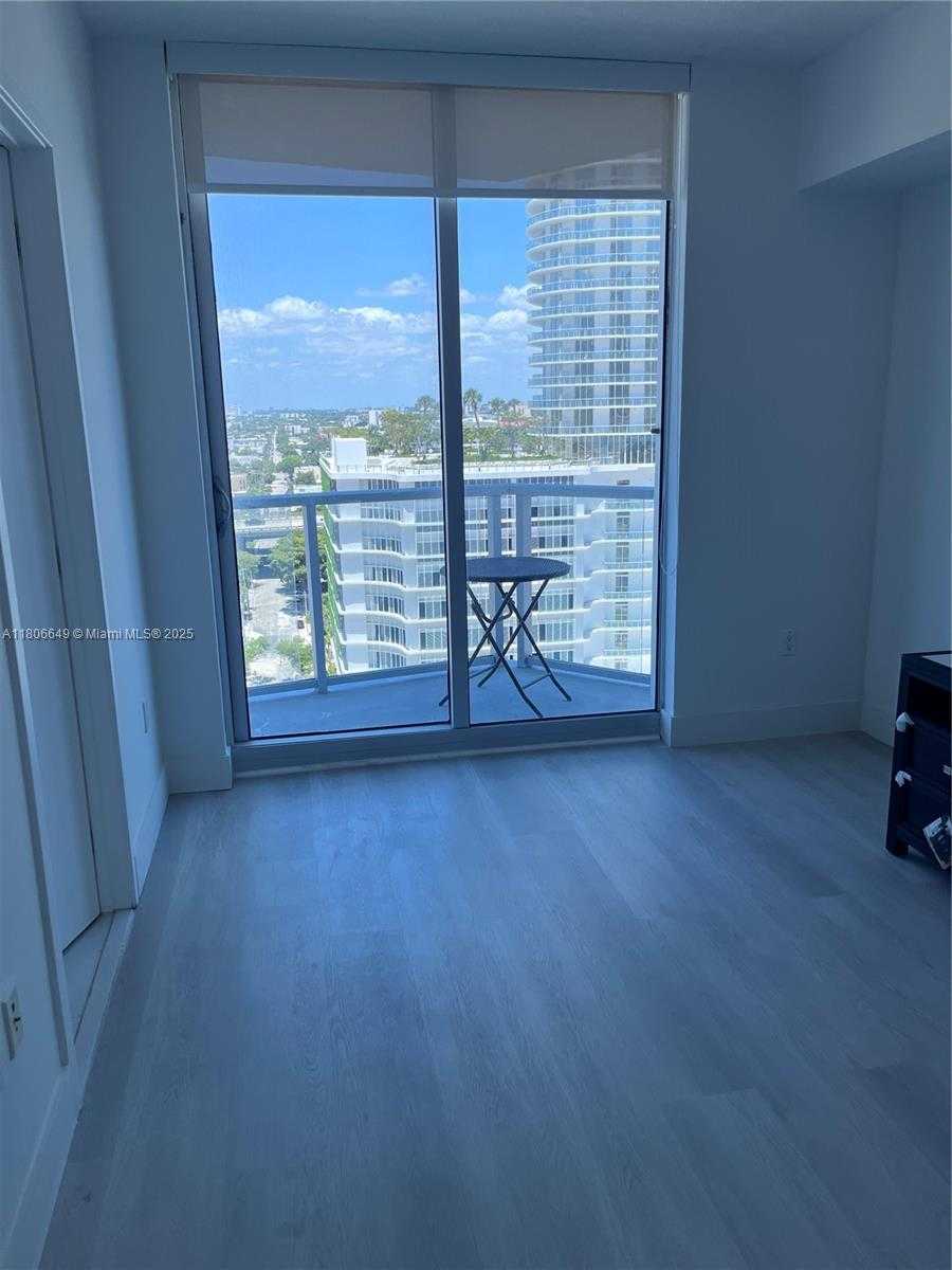 Small Image of 185 SOUTH WEST 7TH ST #1501, Miami Number 9