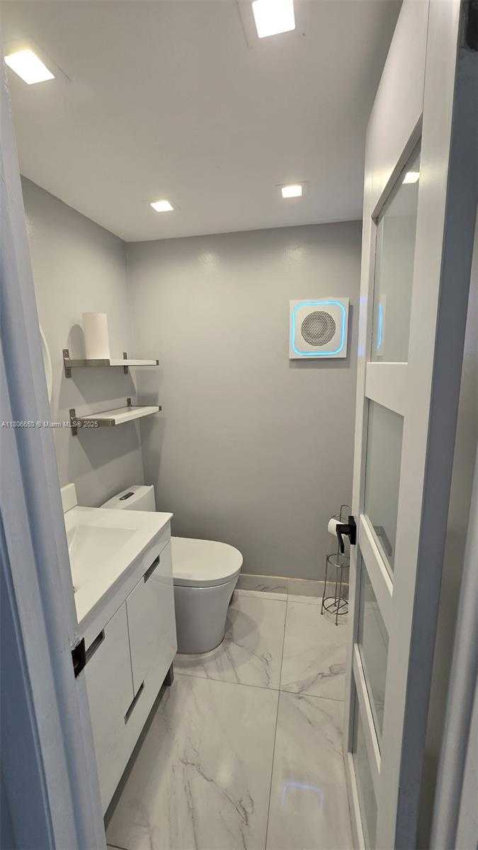 Small Image of 9359 FONTAINEBLEAU BLVD #F405, Miami Number 14