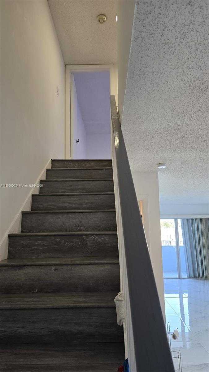 Small Image of 9359 FONTAINEBLEAU BLVD #F405, Miami Number 17