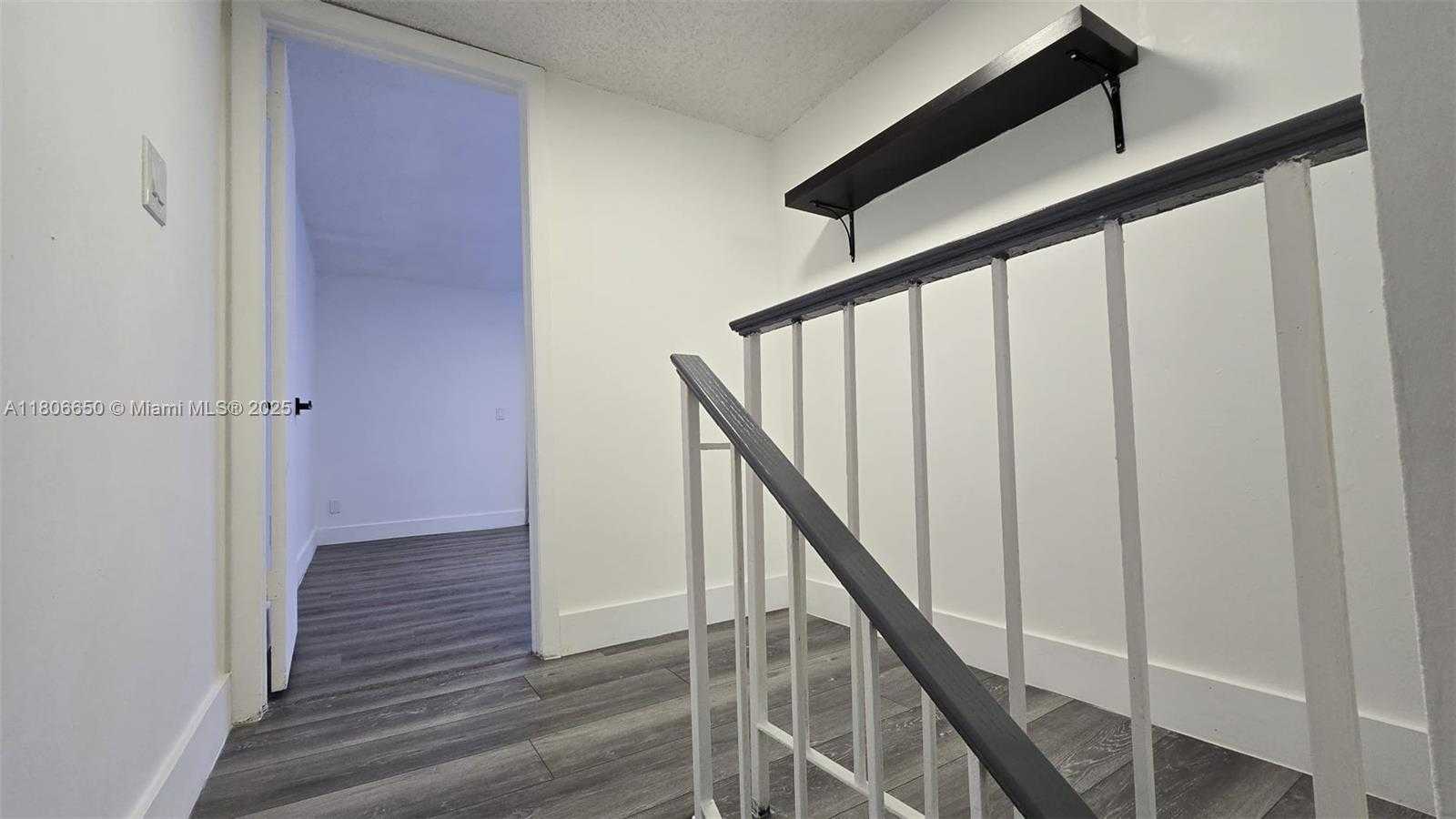 Small Image of 9359 FONTAINEBLEAU BLVD #F405, Miami Number 18
