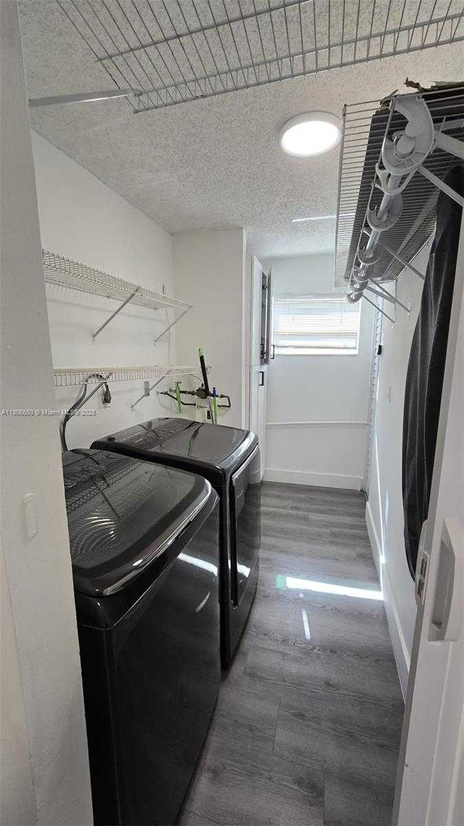 Small Image of 9359 FONTAINEBLEAU BLVD #F405, Miami Number 20