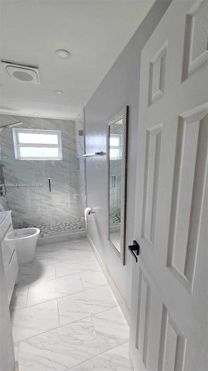 Small Image of 9359 FONTAINEBLEAU BLVD #F405, Miami Number 29