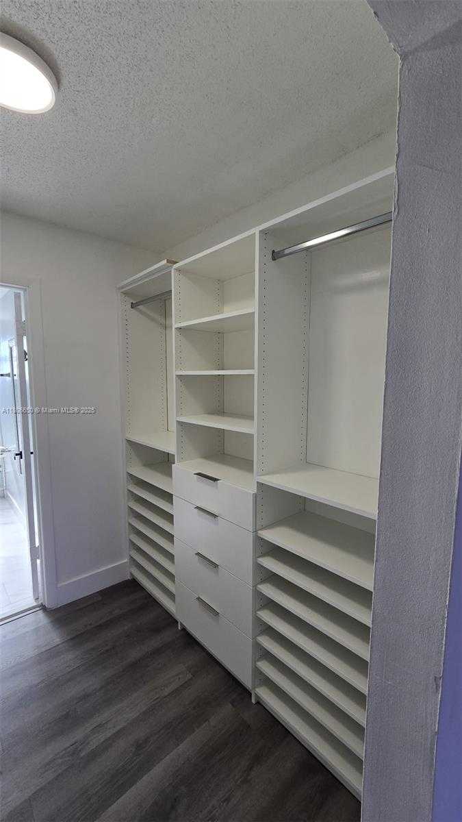 Small Image of 9359 FONTAINEBLEAU BLVD #F405, Miami Number 31