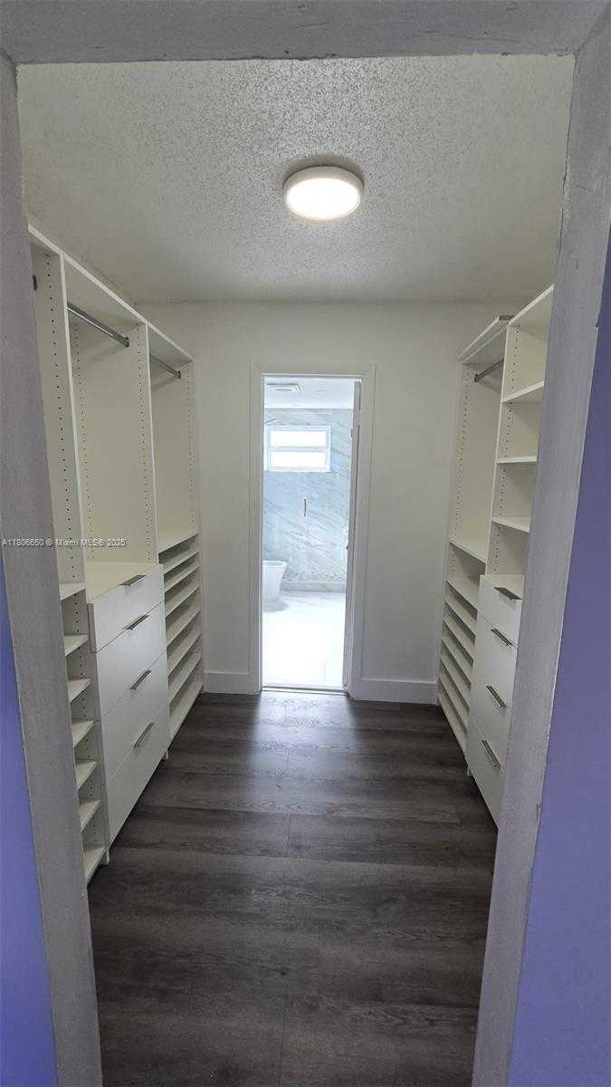 Small Image of 9359 FONTAINEBLEAU BLVD #F405, Miami Number 32