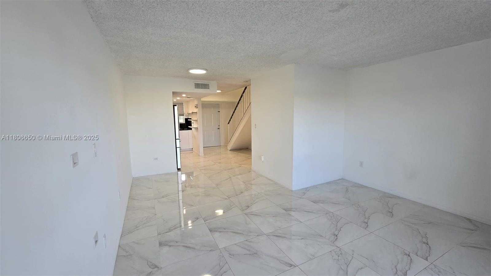 Small Image of 9359 FONTAINEBLEAU BLVD #F405, Miami Number 6