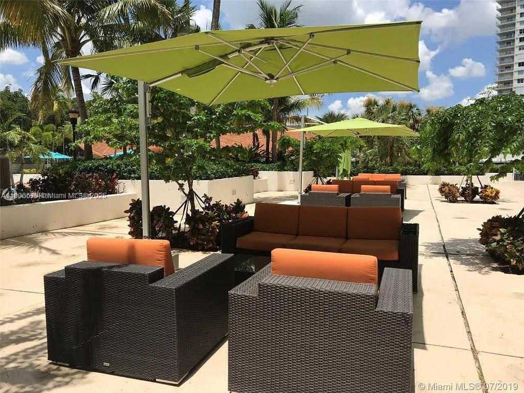 Small Image of 100 BAYVIEW DR #302, Sunny Isles Beach Number 13