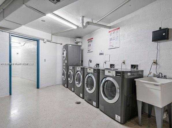 Small Image of 100 BAYVIEW DR #302, Sunny Isles Beach Number 18