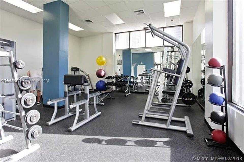 Small Image of 100 BAYVIEW DR #302, Sunny Isles Beach Number 19