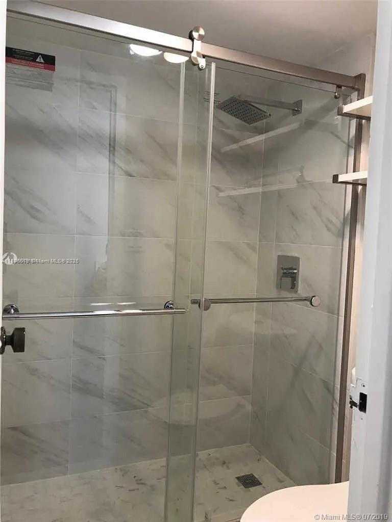 Small Image of 100 BAYVIEW DR #302, Sunny Isles Beach Number 8