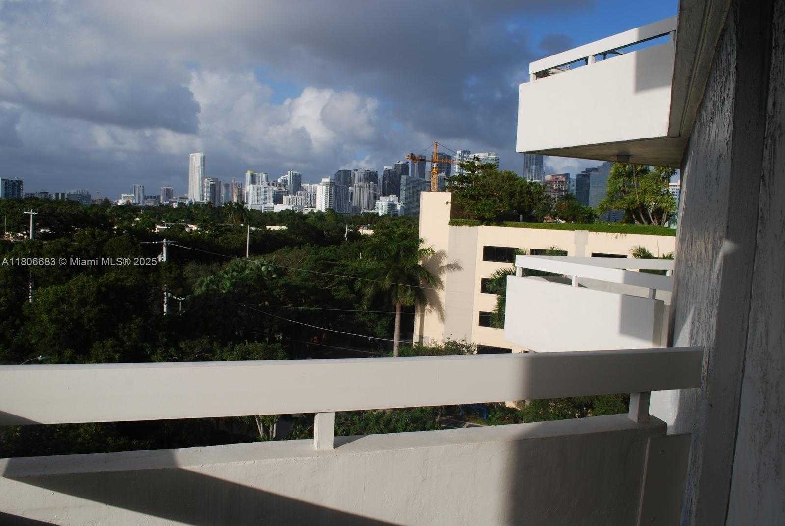 Small Image of 2501 BRICKELL AVE #602, Miami Number 19