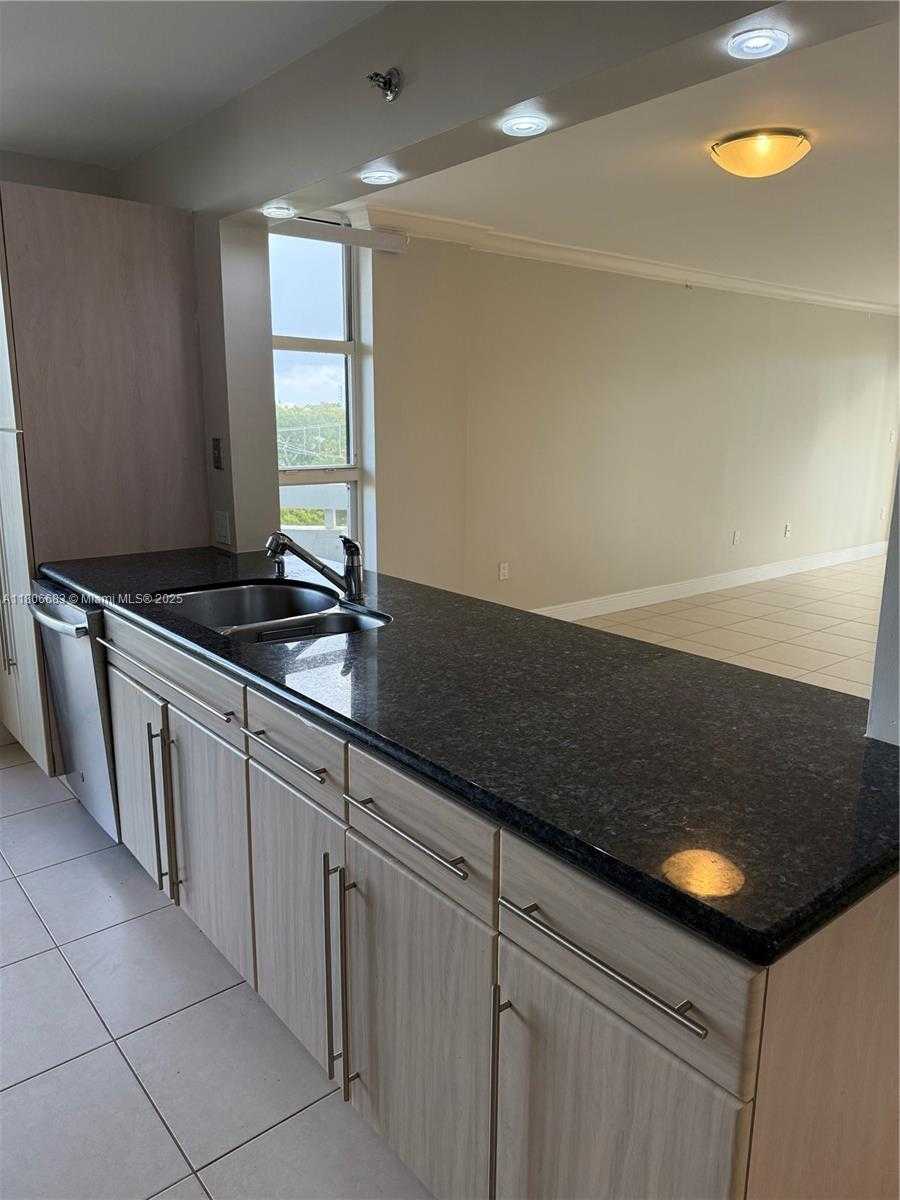 Small Image of 2501 BRICKELL AVE #602, Miami Number 7