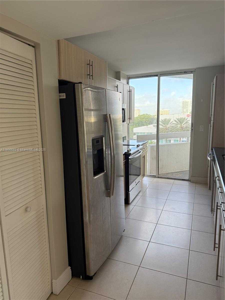 Small Image of 2501 BRICKELL AVE #602, Miami Number 8