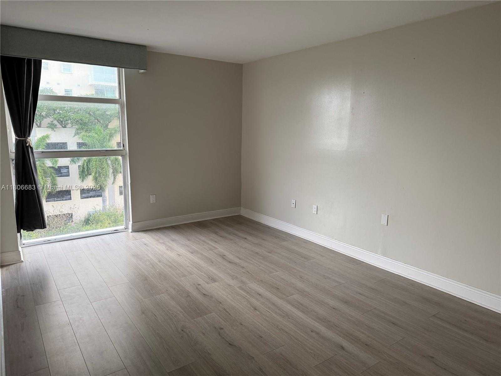 Small Image of 2501 BRICKELL AVE #602, Miami Number 9