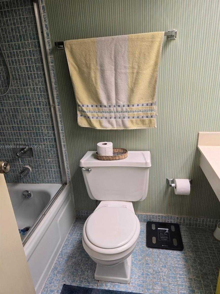 Small Image of 231 174TH ST #2020, Sunny Isles Beach Number 10