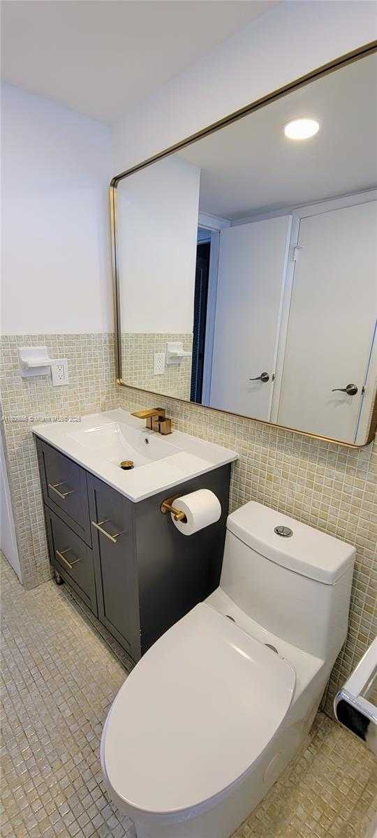 Small Image of 3010 MARCOS DR #R110, Aventura Number 10