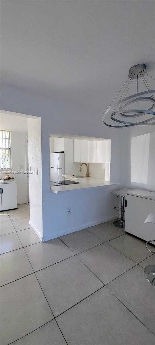 Small Image of 3010 MARCOS DR #R110, Aventura Number 5