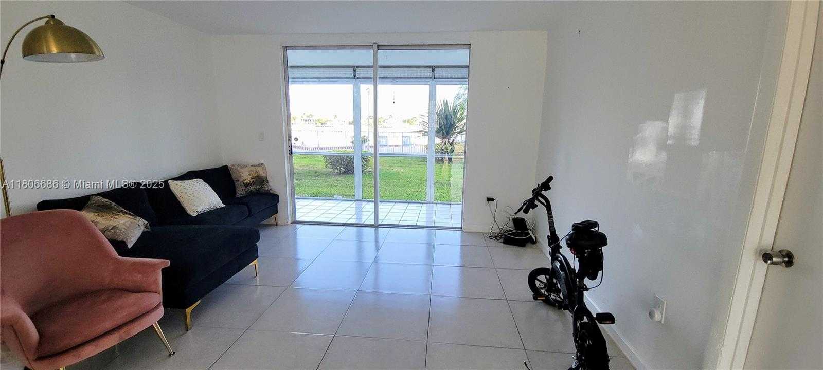 Small Image of 3010 MARCOS DR #R110, Aventura Number 6