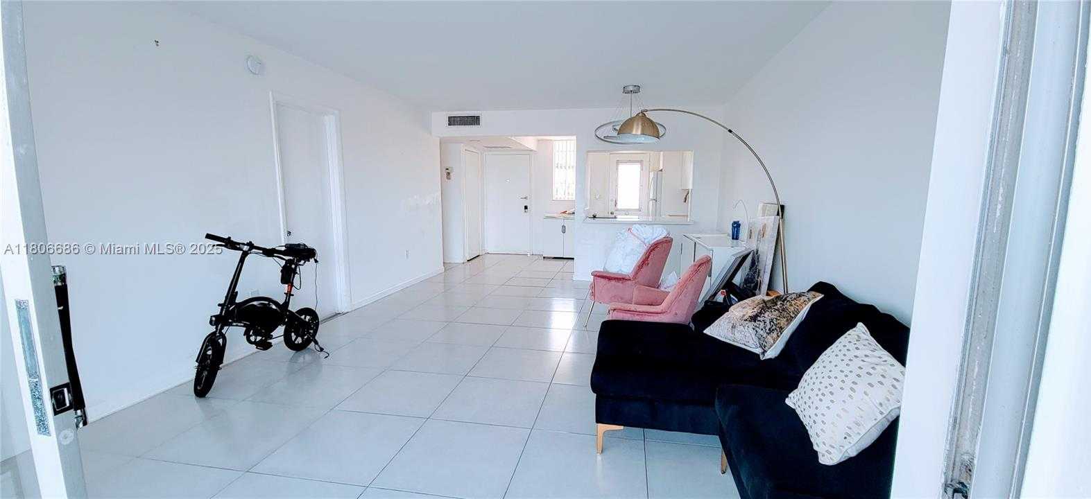 Small Image of 3010 MARCOS DR #R110, Aventura Number 7