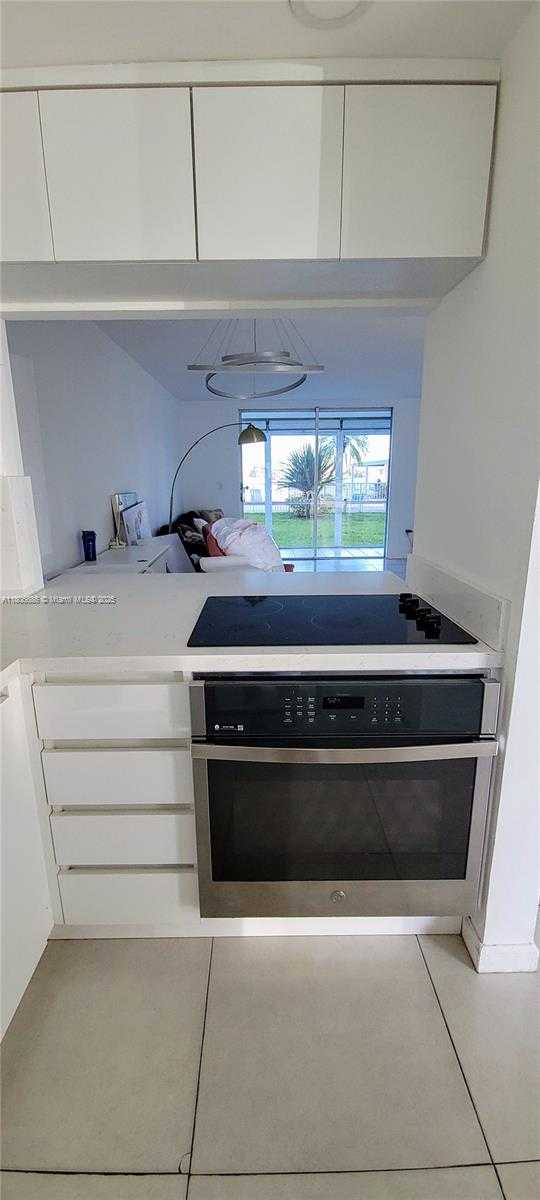 Small Image of 3010 MARCOS DR #R110, Aventura Number 8