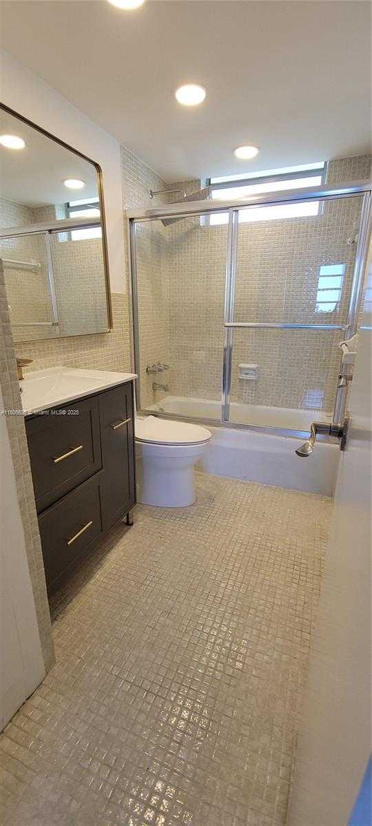Small Image of 3010 MARCOS DR #R110, Aventura Number 9