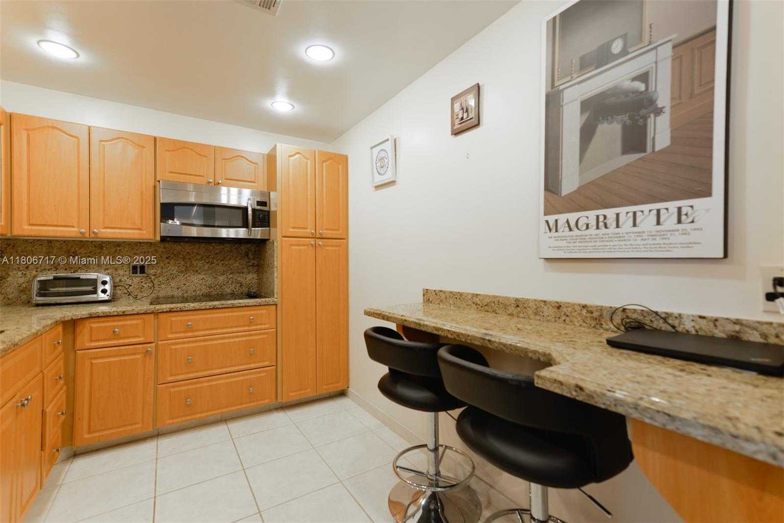Small Image of 1980 SOUTH OCEAN DR #11C, Hallandale Beach Number 10