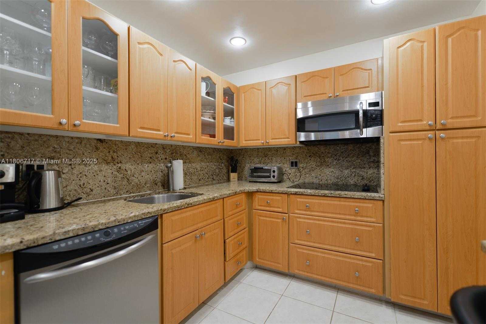 Small Image of 1980 SOUTH OCEAN DR #11C, Hallandale Beach Number 9