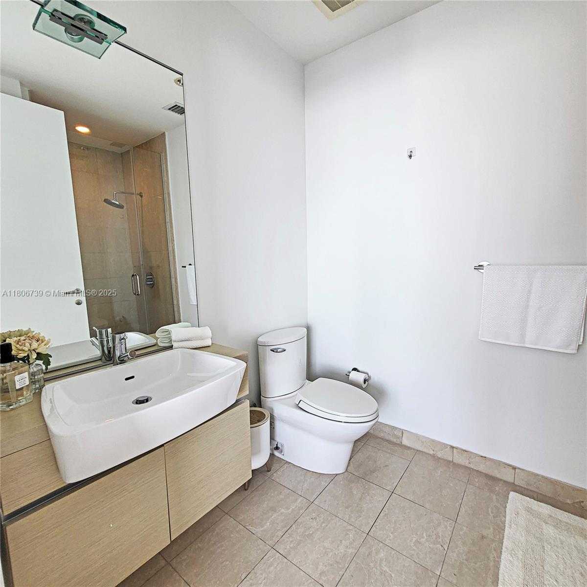 Small Image of 200 BISCAYNE BOULEVARD WAY #5107, Miami Number 13