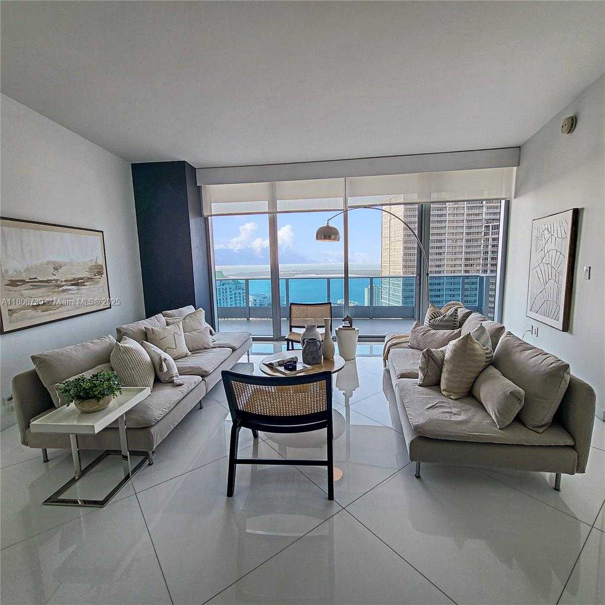 Small Image of 200 BISCAYNE BOULEVARD WAY #5107, Miami Number 3