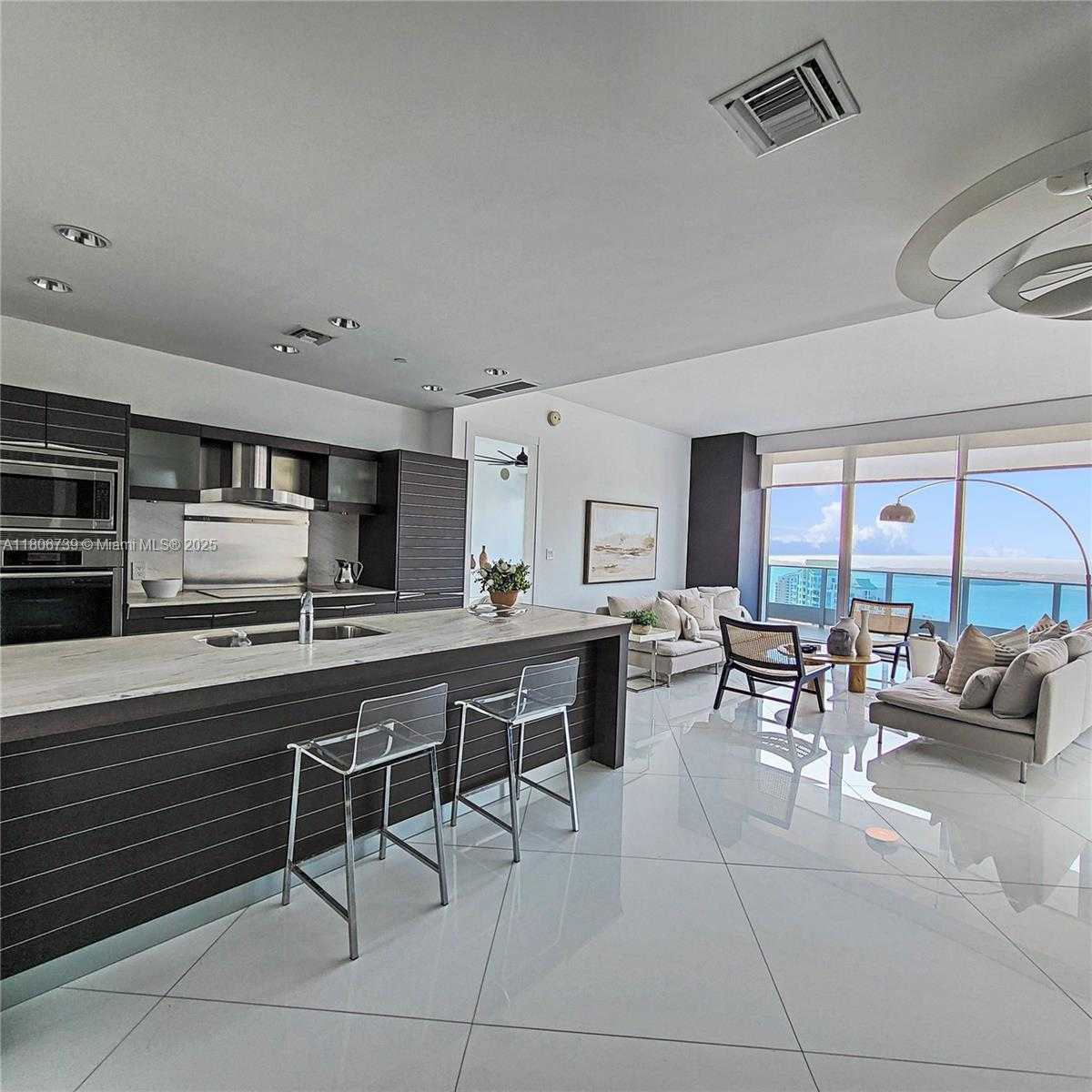 Small Image of 200 BISCAYNE BOULEVARD WAY #5107, Miami Number 5