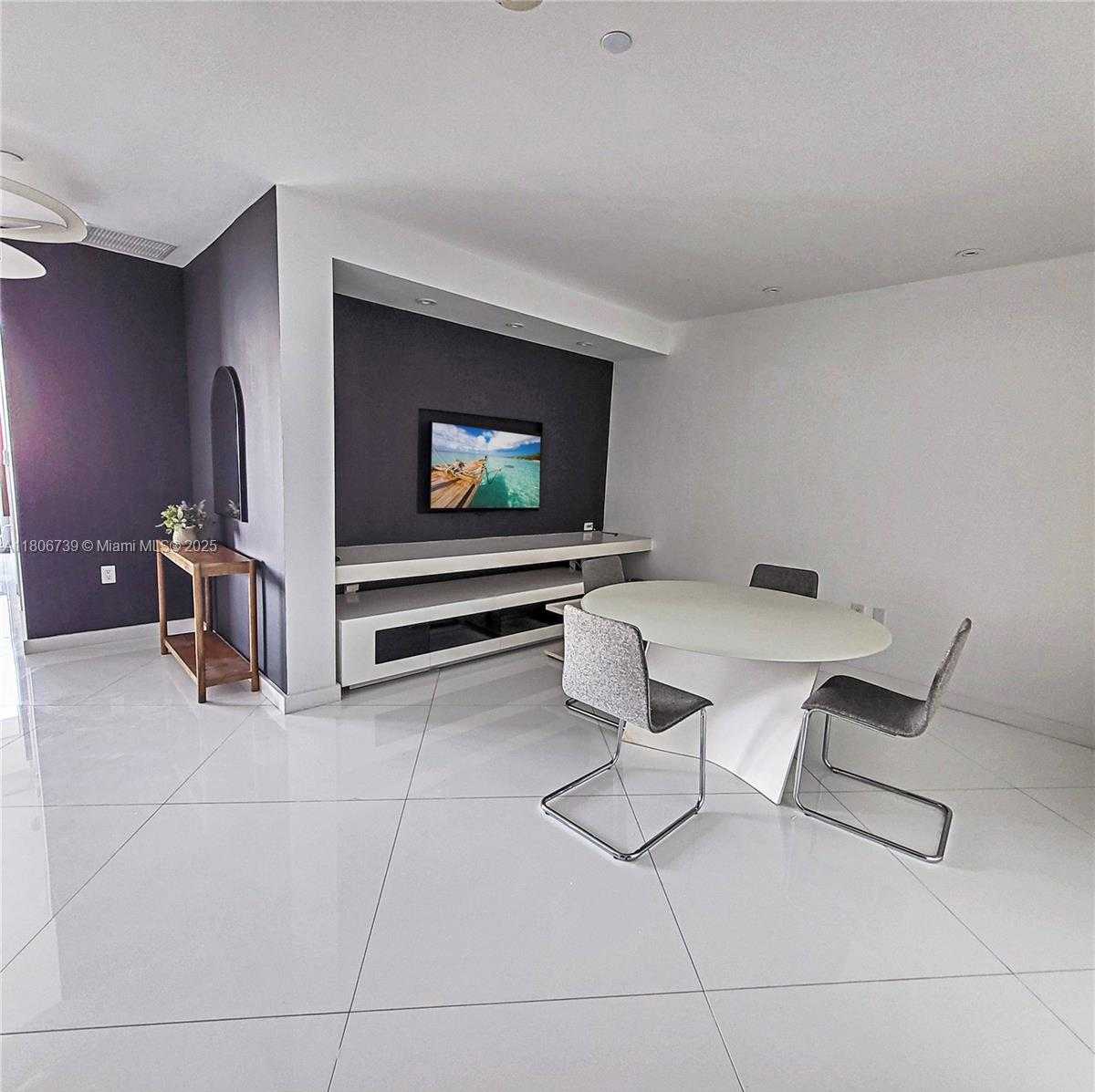 Small Image of 200 BISCAYNE BOULEVARD WAY #5107, Miami Number 7